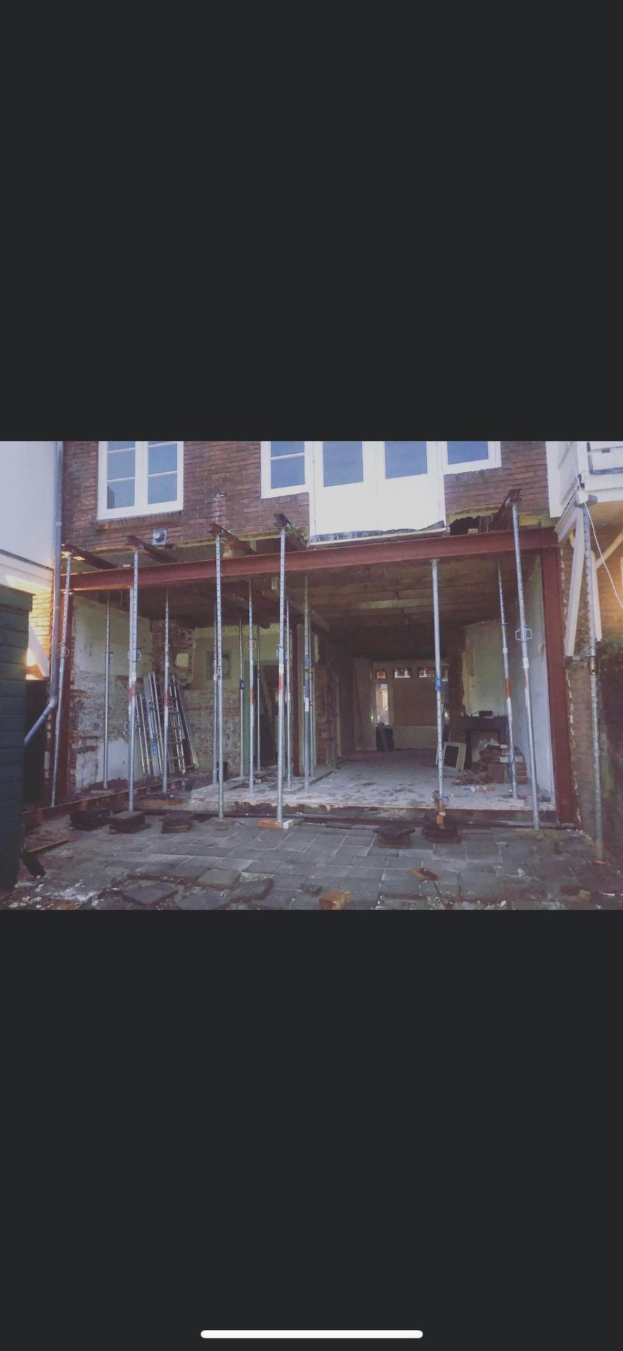 Constructieve doorbraak met stalen stempels — Constructie in Haarlem