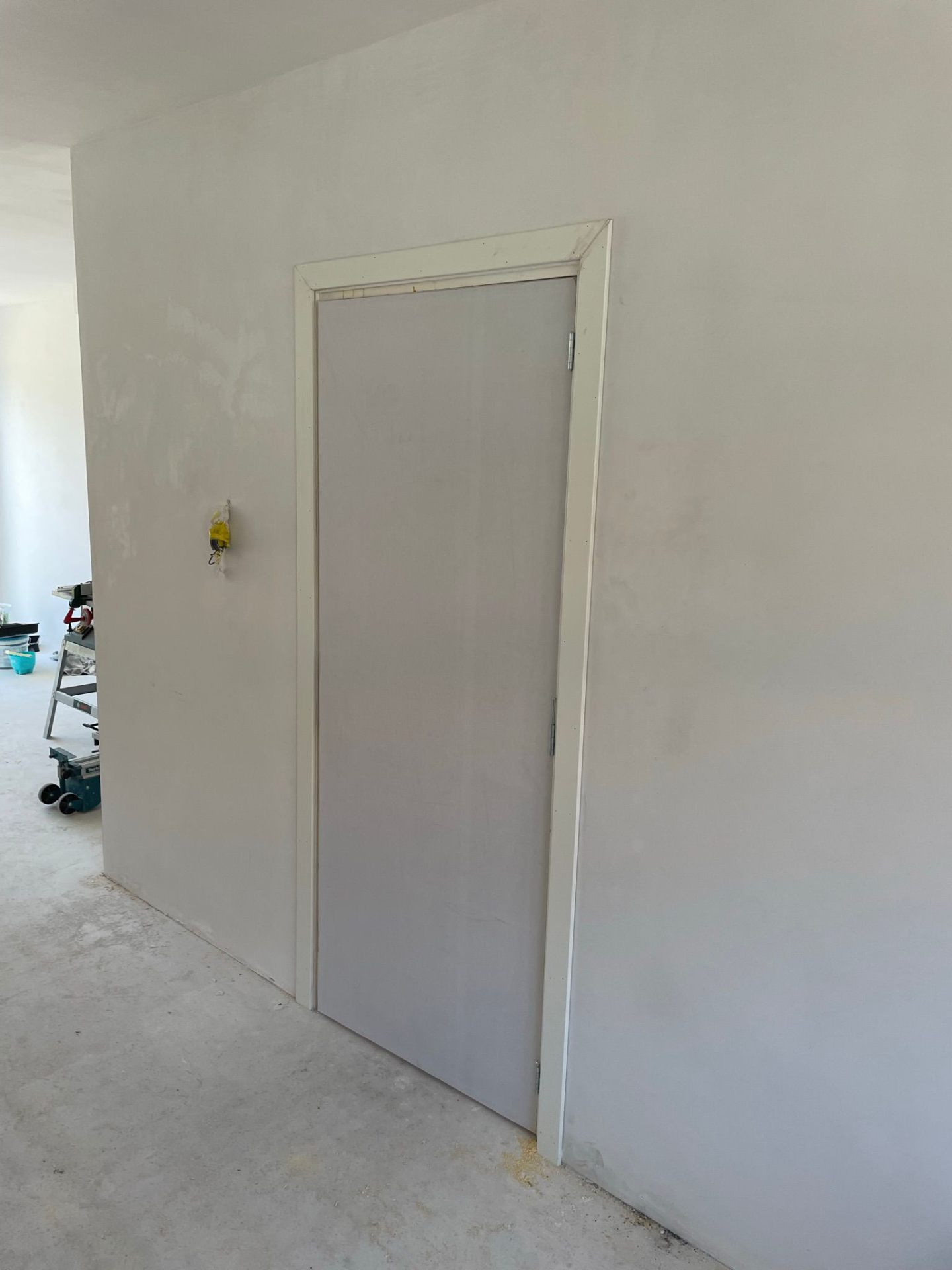 Strak stucwerk — oplevering — Renovatie in Haarlem