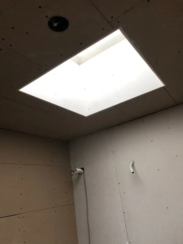 Lichtkoepel met plafondopening