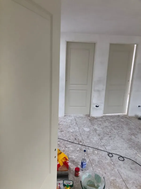 Klassieke paneeldeuren geplaatst na renovatie