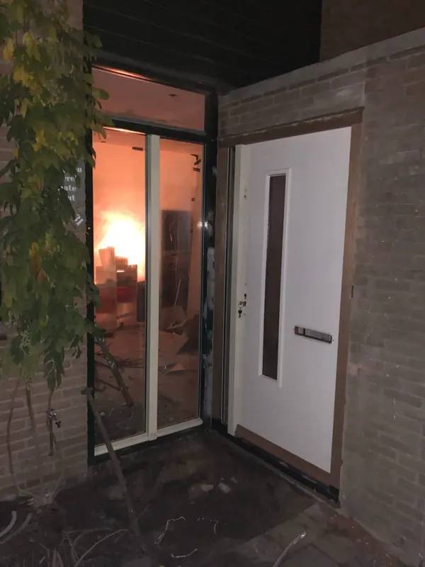 Nieuwe voordeur met glaspui